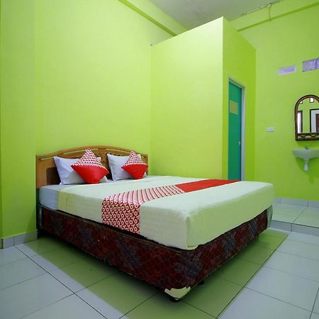Oyo 2585 Sherren Guest House Lubuklinggau Bagian luar foto