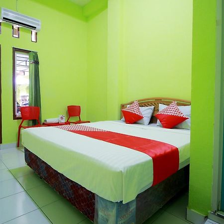Oyo 2585 Sherren Guest House Lubuklinggau Bagian luar foto
