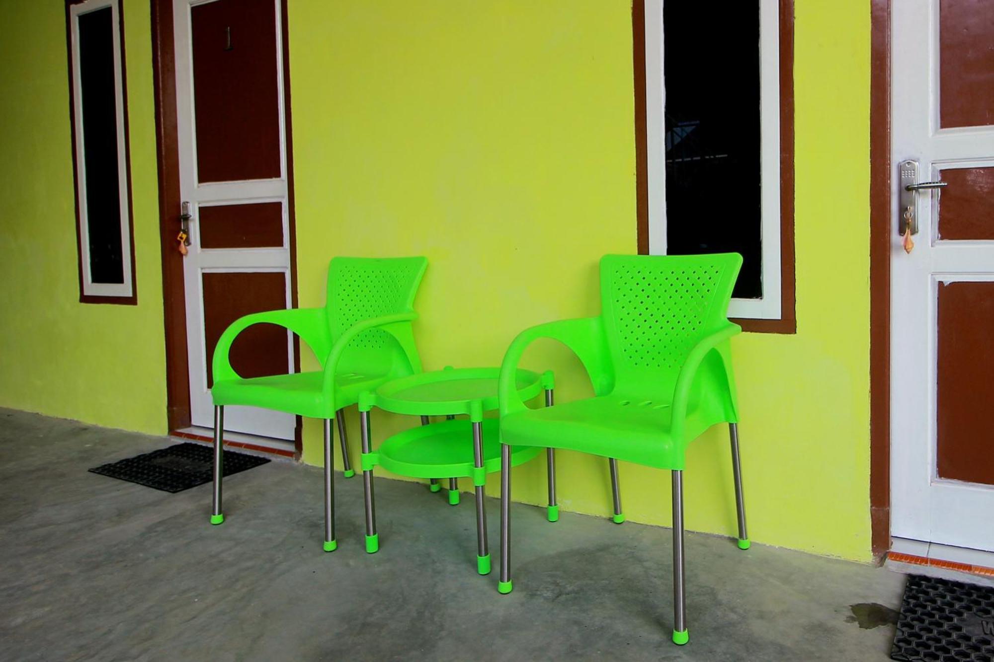 Oyo 2585 Sherren Guest House Lubuklinggau Bagian luar foto
