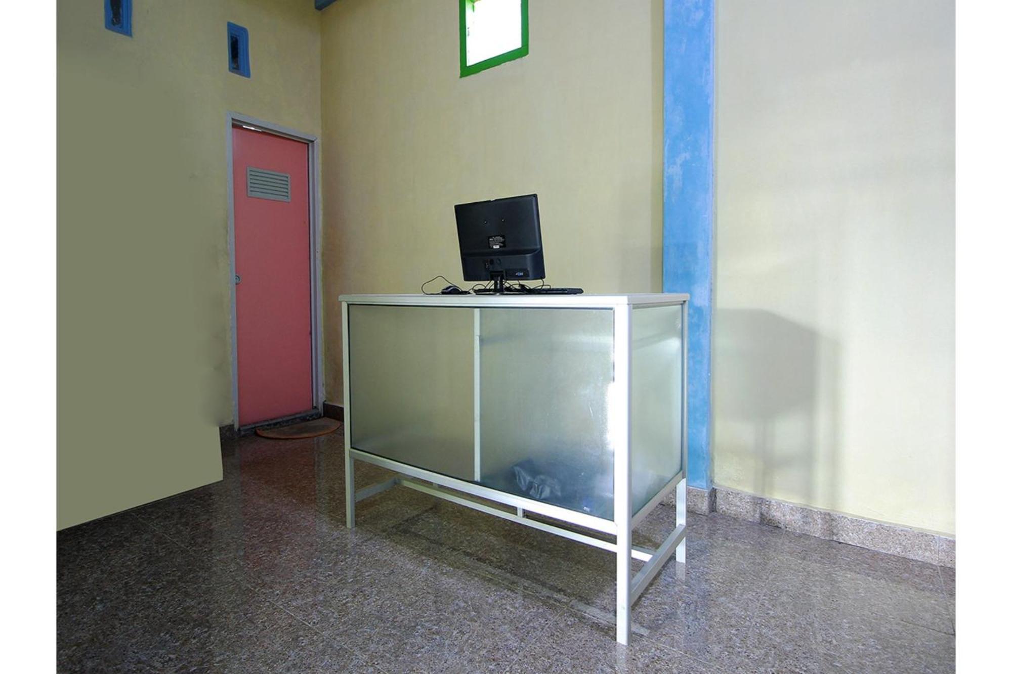 Oyo 2585 Sherren Guest House Lubuklinggau Bagian luar foto