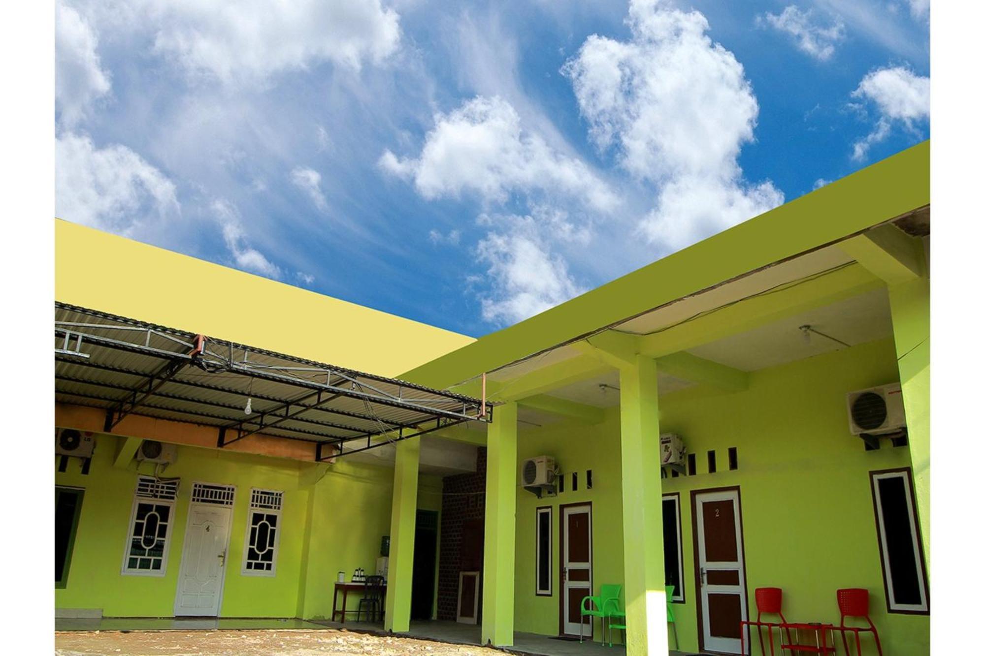 Oyo 2585 Sherren Guest House Lubuklinggau Bagian luar foto